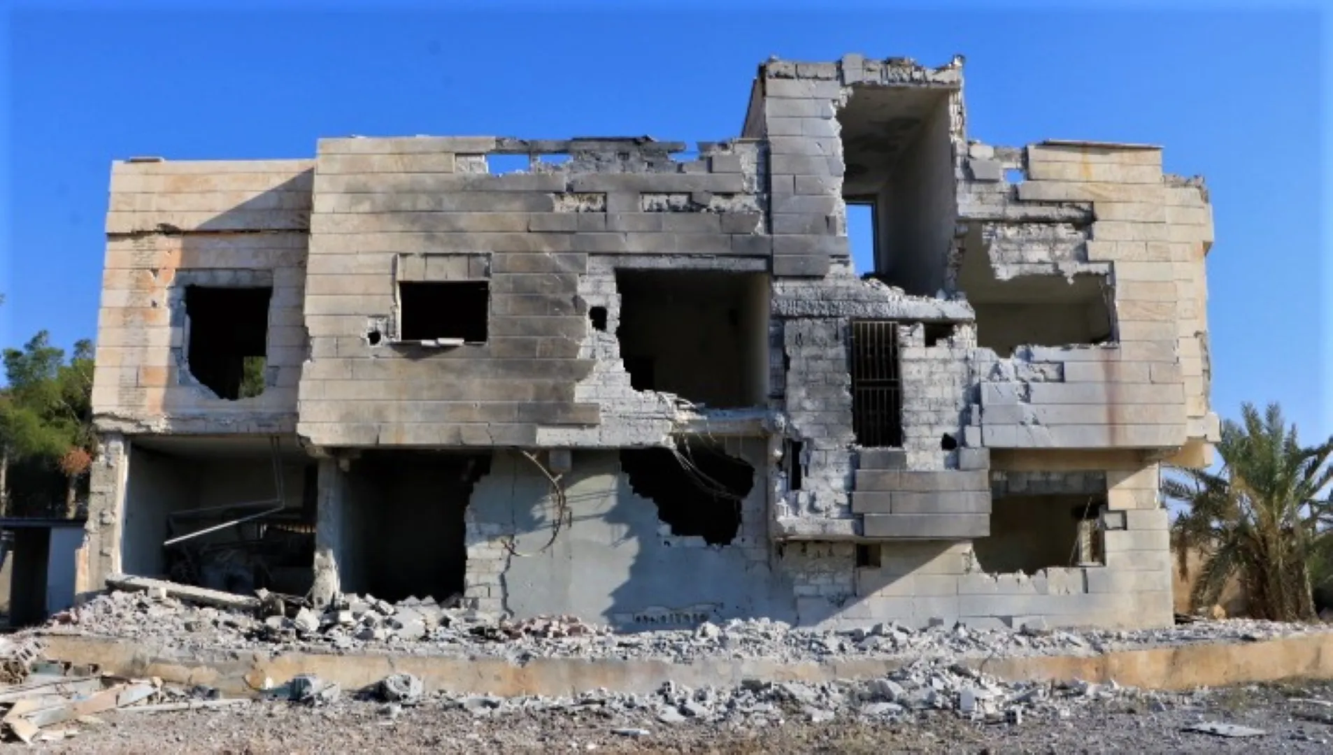 ​​​​​​​Las casas de los civiles en Zarkan quedan destruidas por el bombardeo turco