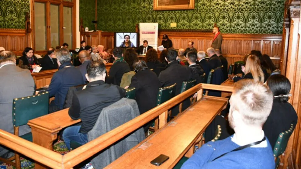 El Parlamento británico analiza los ataques turcos contra los kurdos