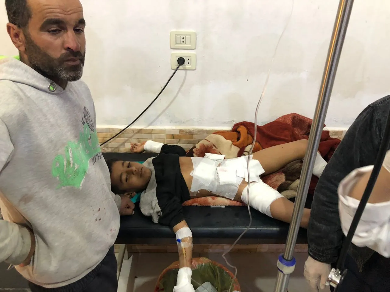 ​​​​​​​4 niños heridos en Til Temir por la explosión de un proyectil del ejército turco