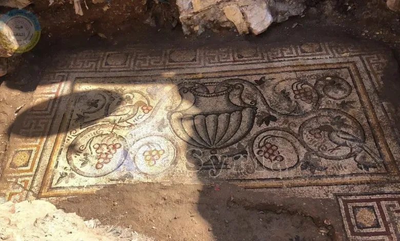 Fragmentos de mosaico antiguo encontrados en Manbij