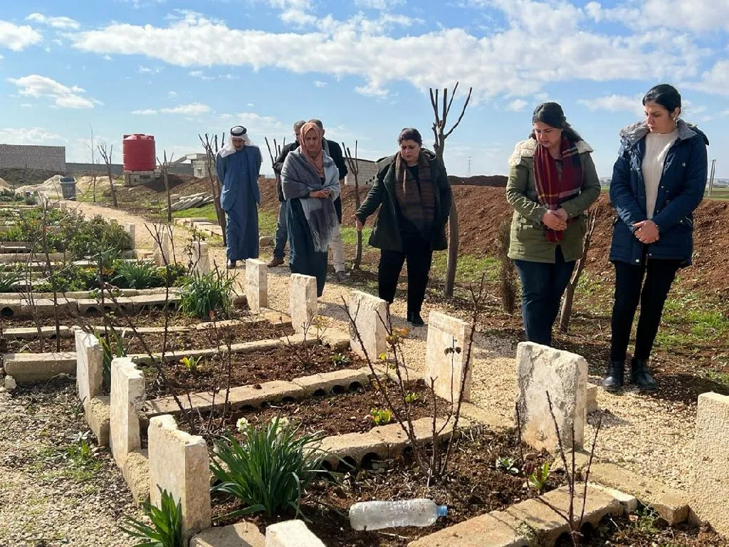 ​​​​​​​Una delegación de AANES visita el cantón de al Shahba, Sheikh Maqsoud y los vecinos de Ashrafieh