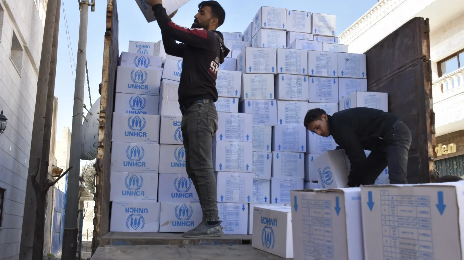 Otro convoy con ayuda humanitaria llega a Şêxmeqsûd