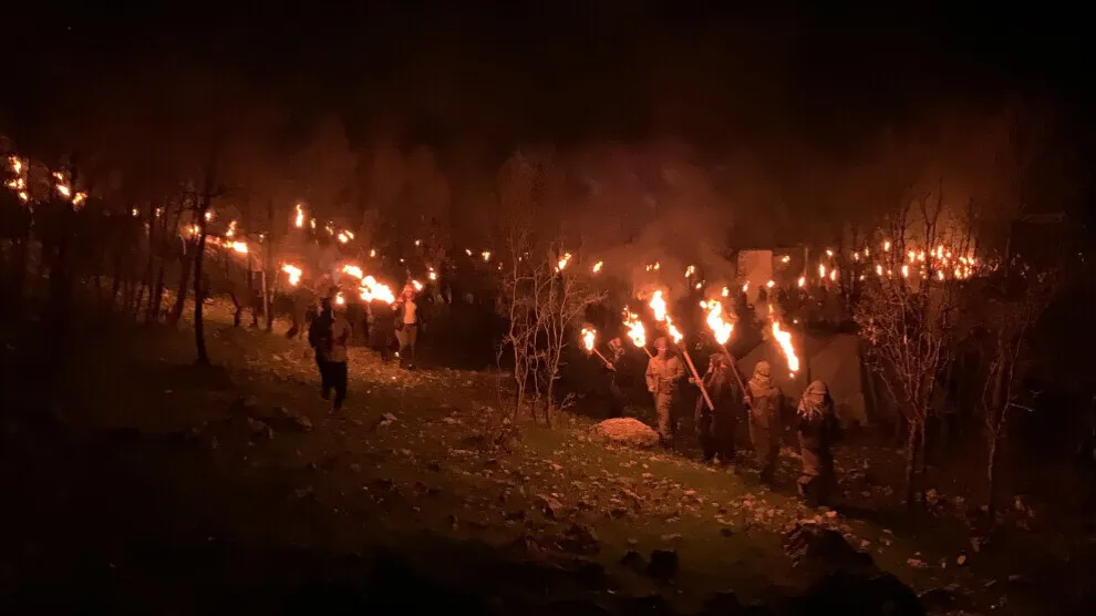 La llama de Newroz ilumina la noche de Qandil