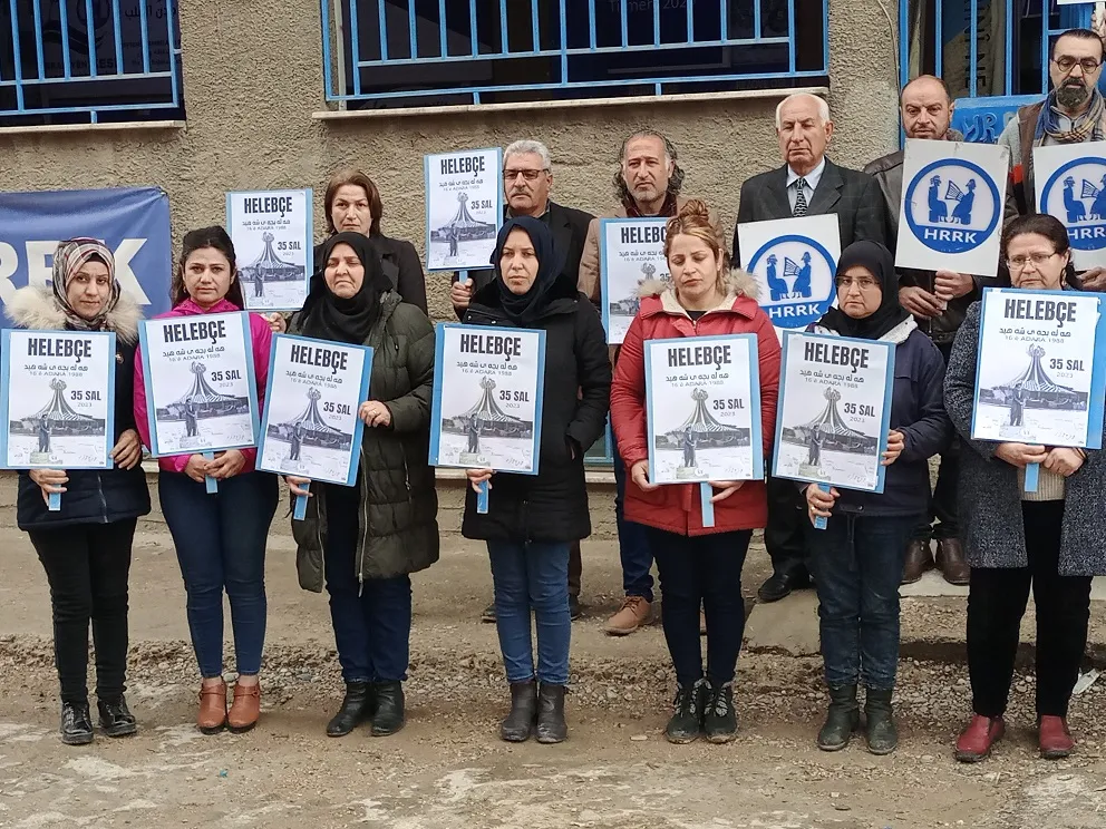 ​​​​​​​Cinco minutos de silencio en el noreste de Siria por el aniversario de la masacre de Halabce