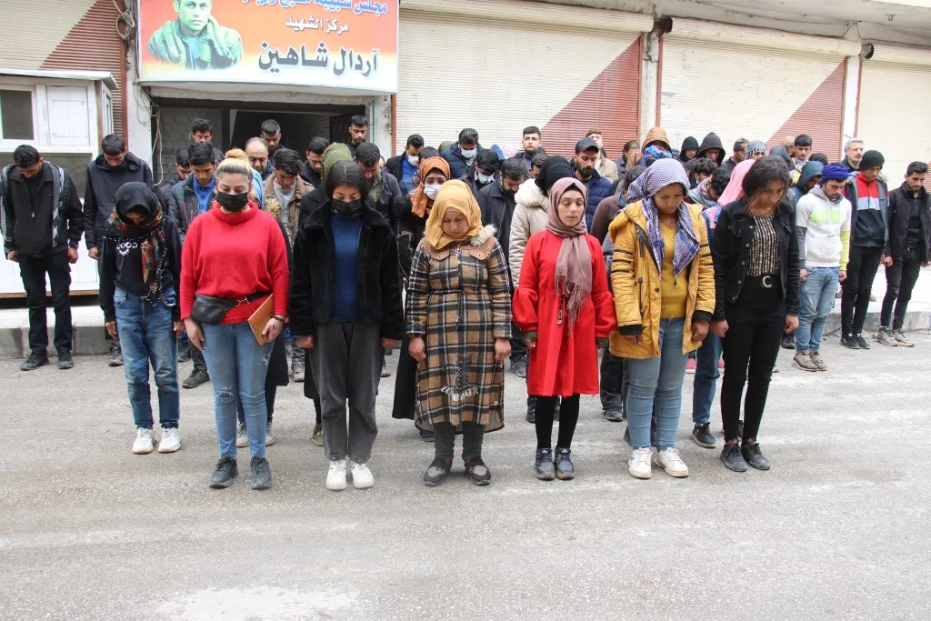 ​​​​​​​Cinco minutos de silencio en el noreste de Siria por el aniversario de la masacre de Halabce