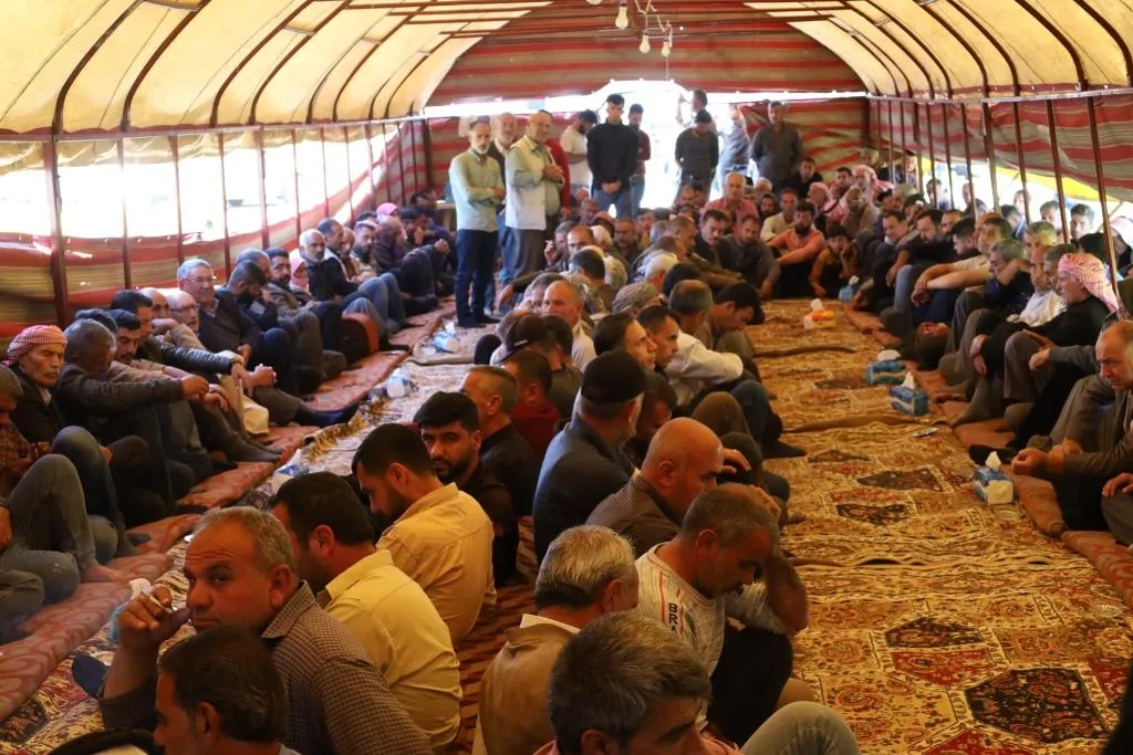 Los residentes de la ciudad de Kobanê expresan sus condolencias en relación con la muerte del mártir Mezlûm Dogan