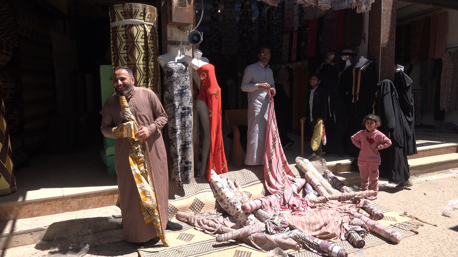 Los musulmanes en el noreste de Siria se preparan para celebrar Eid al-Fitr