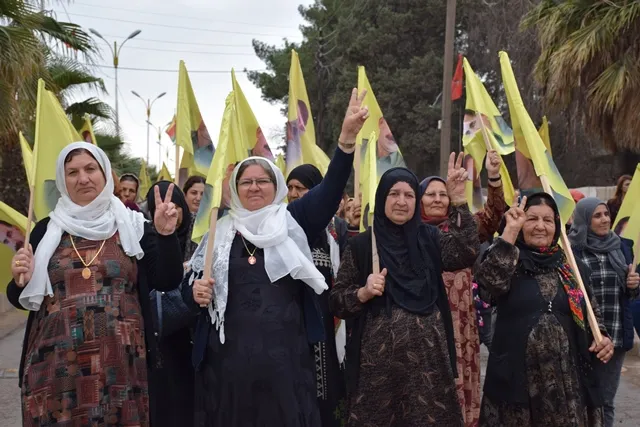 El pueblo de Tirbespiyê pide libertad física al líder Abdullah Ocalan