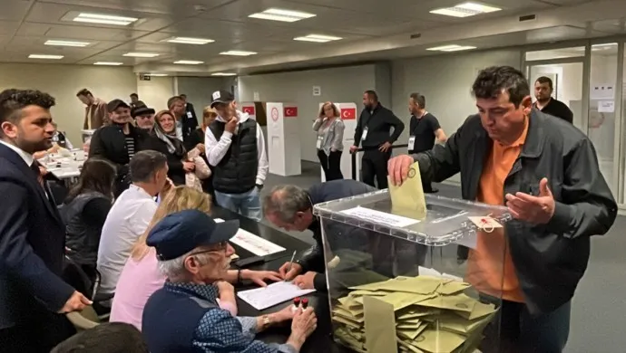 ​​​​​​​​​​​​La votación continúa fuera de Turquía en la segunda vuelta de las elecciones presidenciales