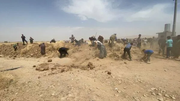 Por séptimo día consecutivo, residentes del campo de Makhmour se niegan a convertir el campo en una prisión abierta