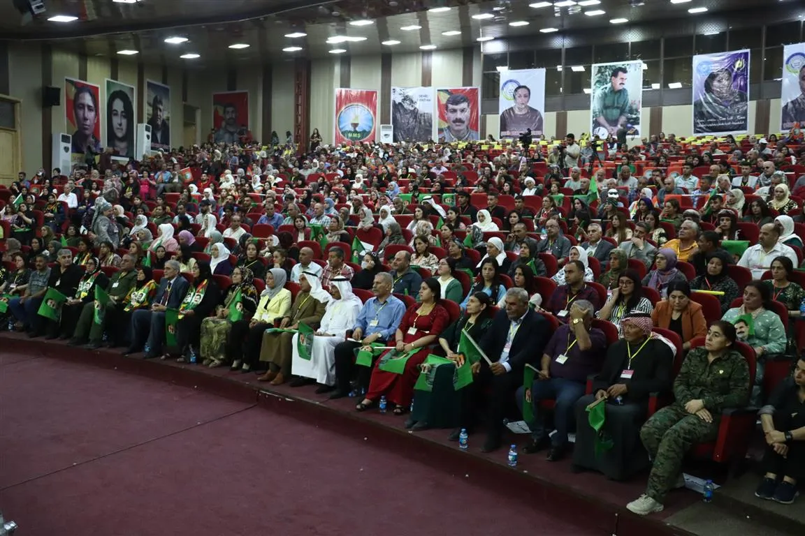 ​​​​​​​Comienza la primera conferencia de las Familias de los Mártires en el noreste de Siria