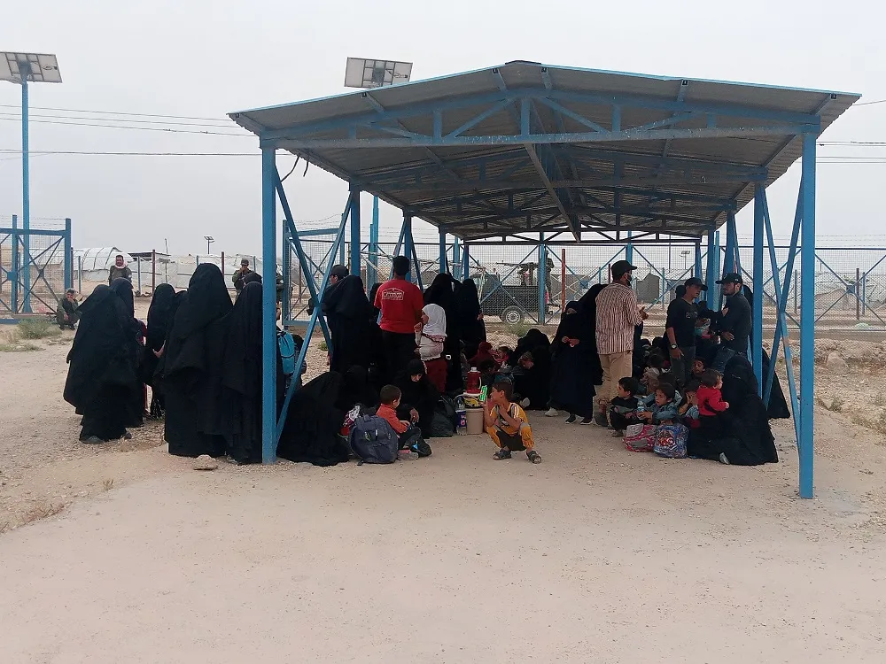 57 familias del campamento de Al-Hol regresan a casa