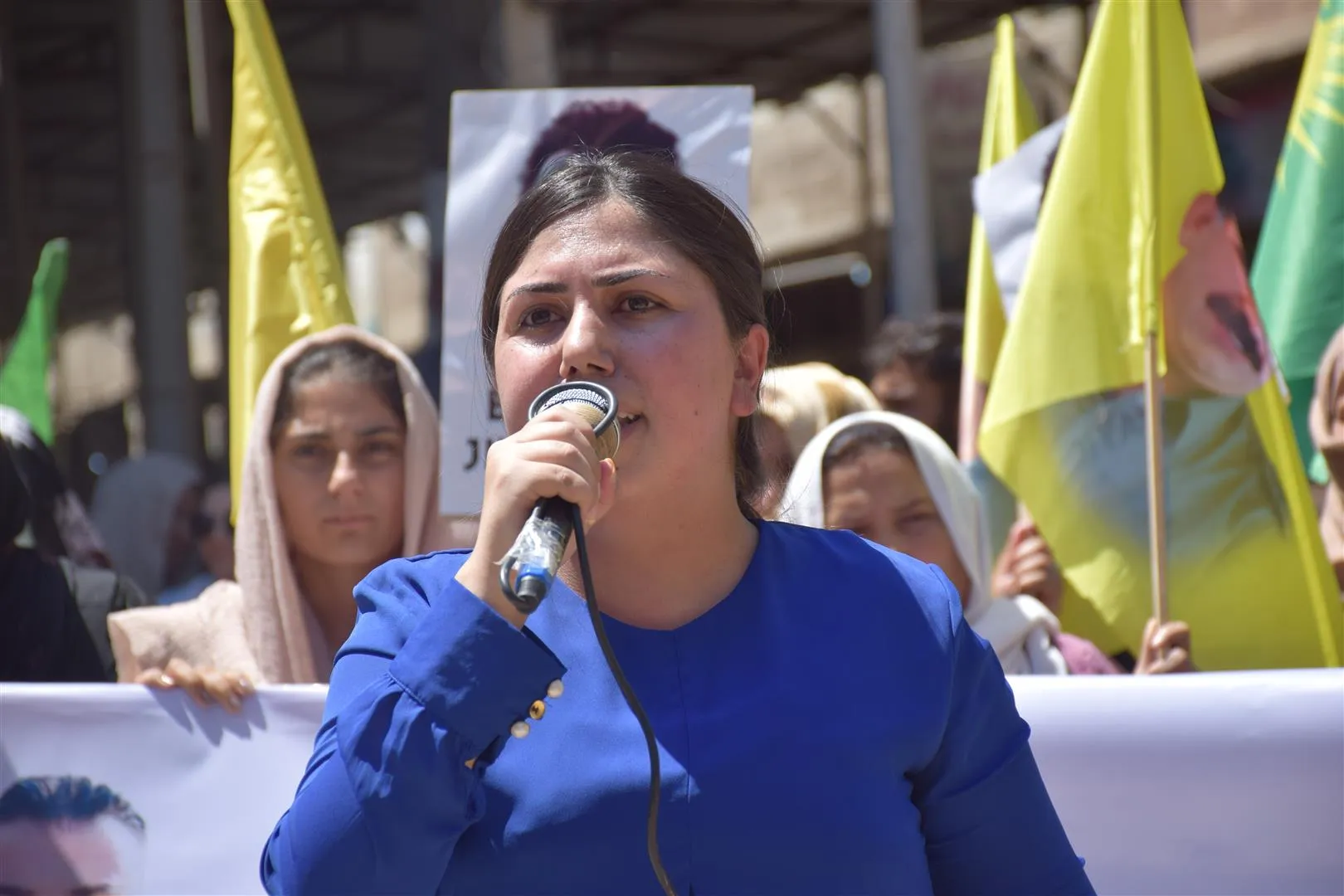 El pueblo de Dirbêsiyê pide libertad física para el líder Ocalan