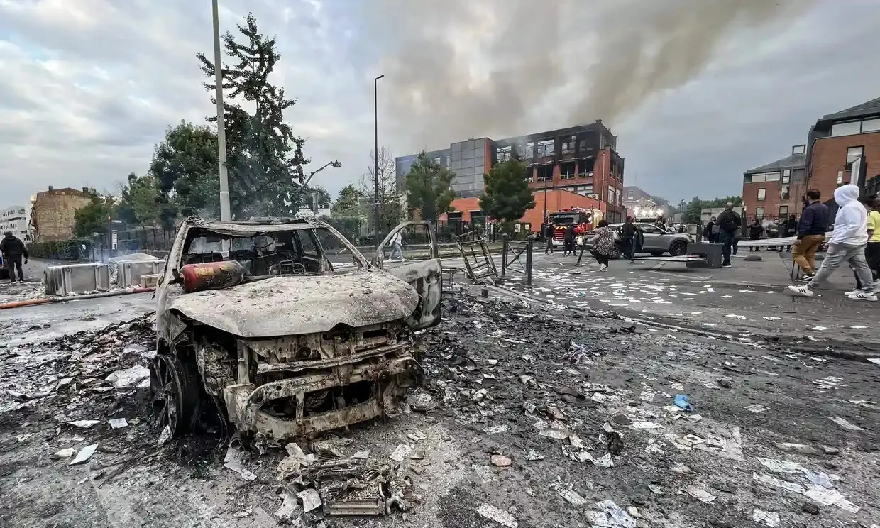 El gobierno francés está considerando un estado de emergencia