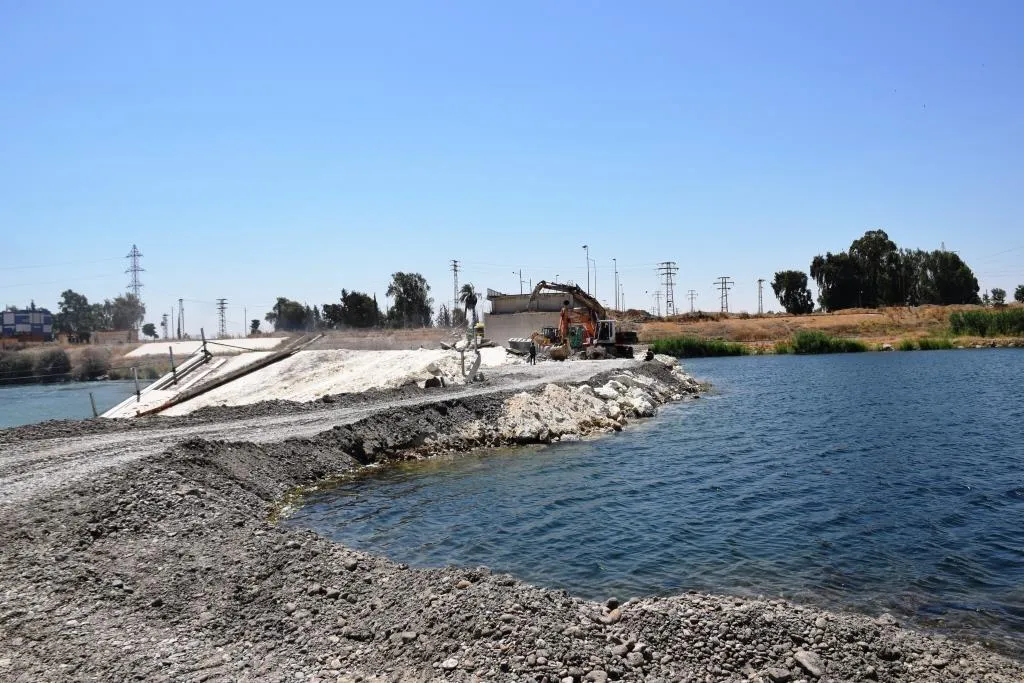 Finaliza la construcción de un nuevo puente en Raqqa