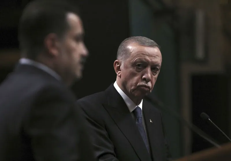 Escritor iraquí: Erdogan visita Irak para vender agua