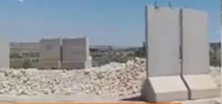 ​​​​​​​ONG: la ocupación turca construye un muro en el distrito ocupado de Sherawa en Afrin