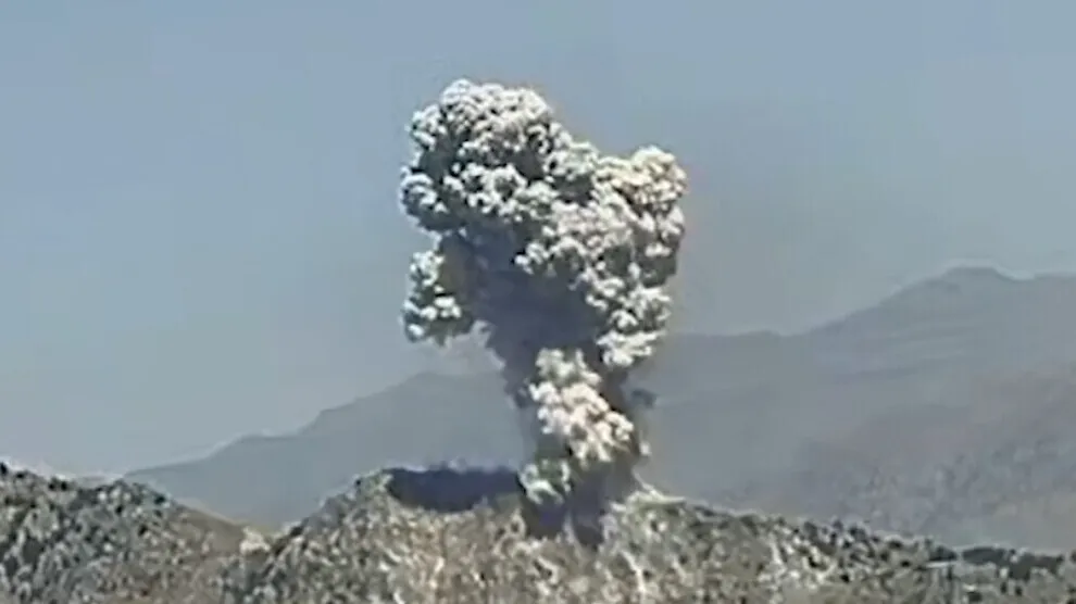 Las imágenes muestran al ejército turco usando bombas nucleares tácticas contra la guerrilla