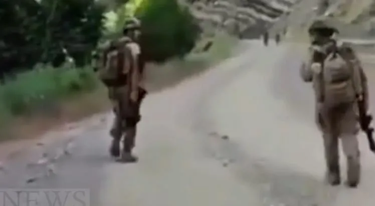 ​​​​​​​Los soldados de ocupación turcos atacan con armas ciudades y pueblos de Başûr