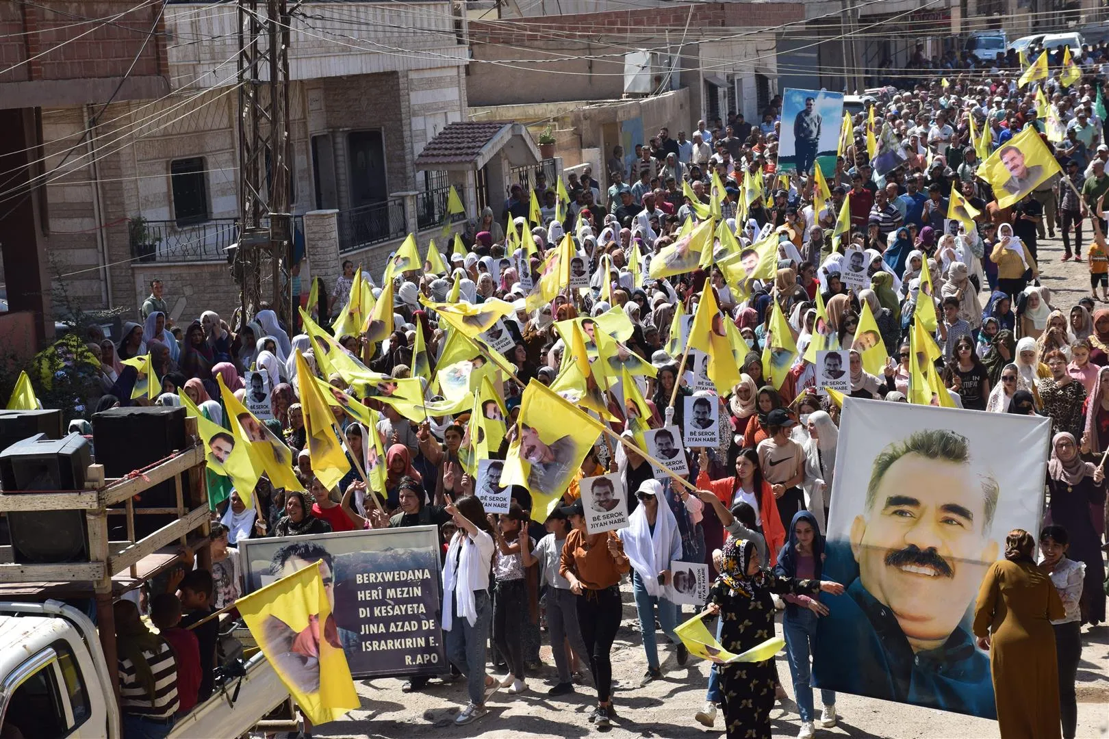 Descontento popular por amenazas contra el líder Ocalan