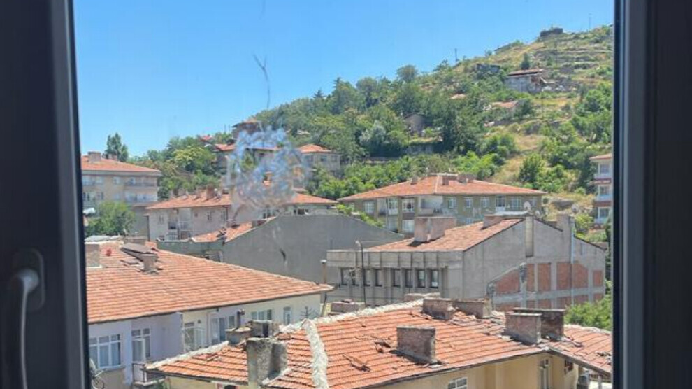 El edificio del HDP en Ankara dañado en un ataque armado
