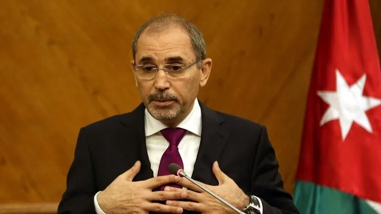 El canciller jordano visita Damasco