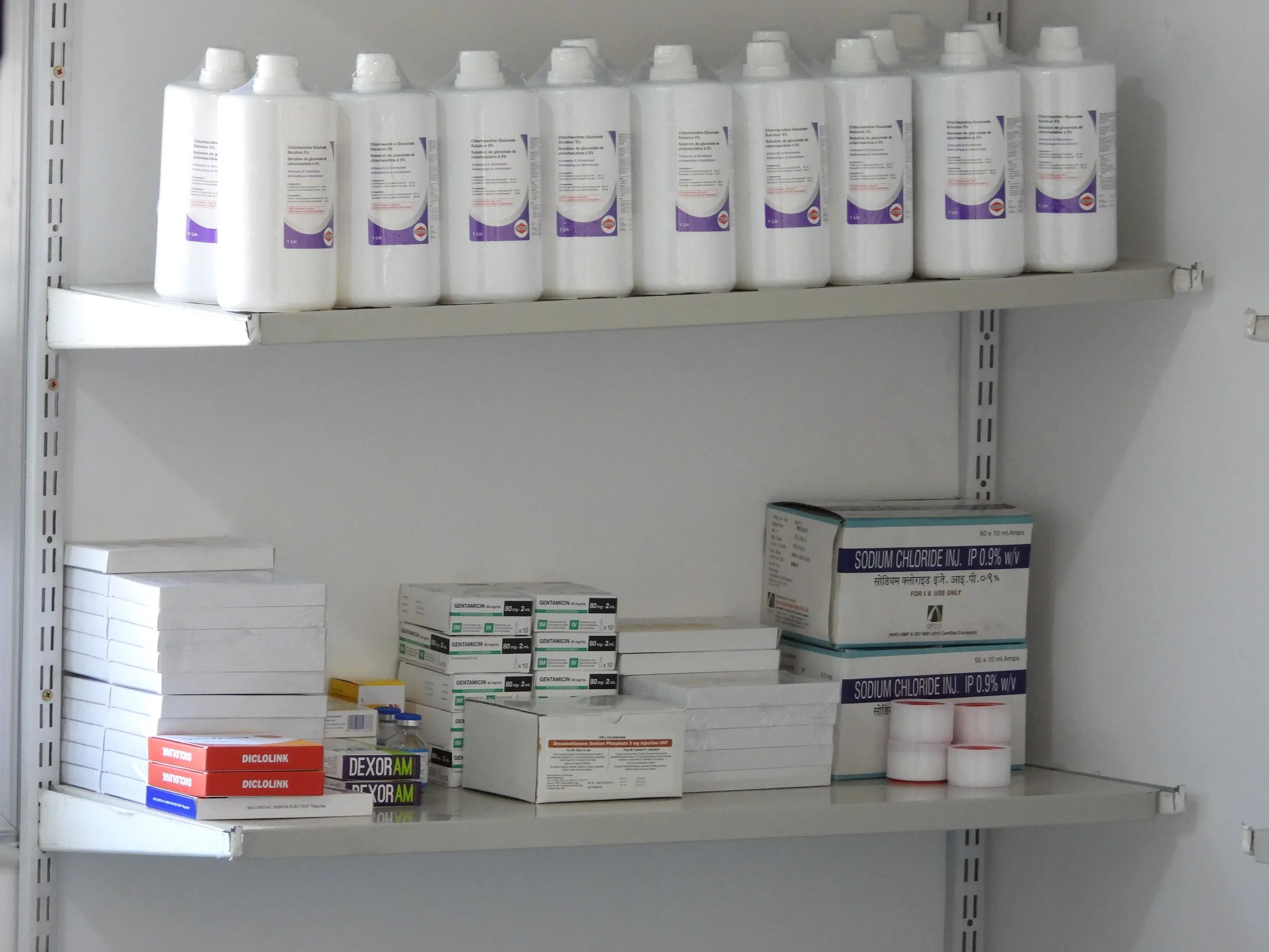 Inaugurado un centro médico gratuito en Tebqa