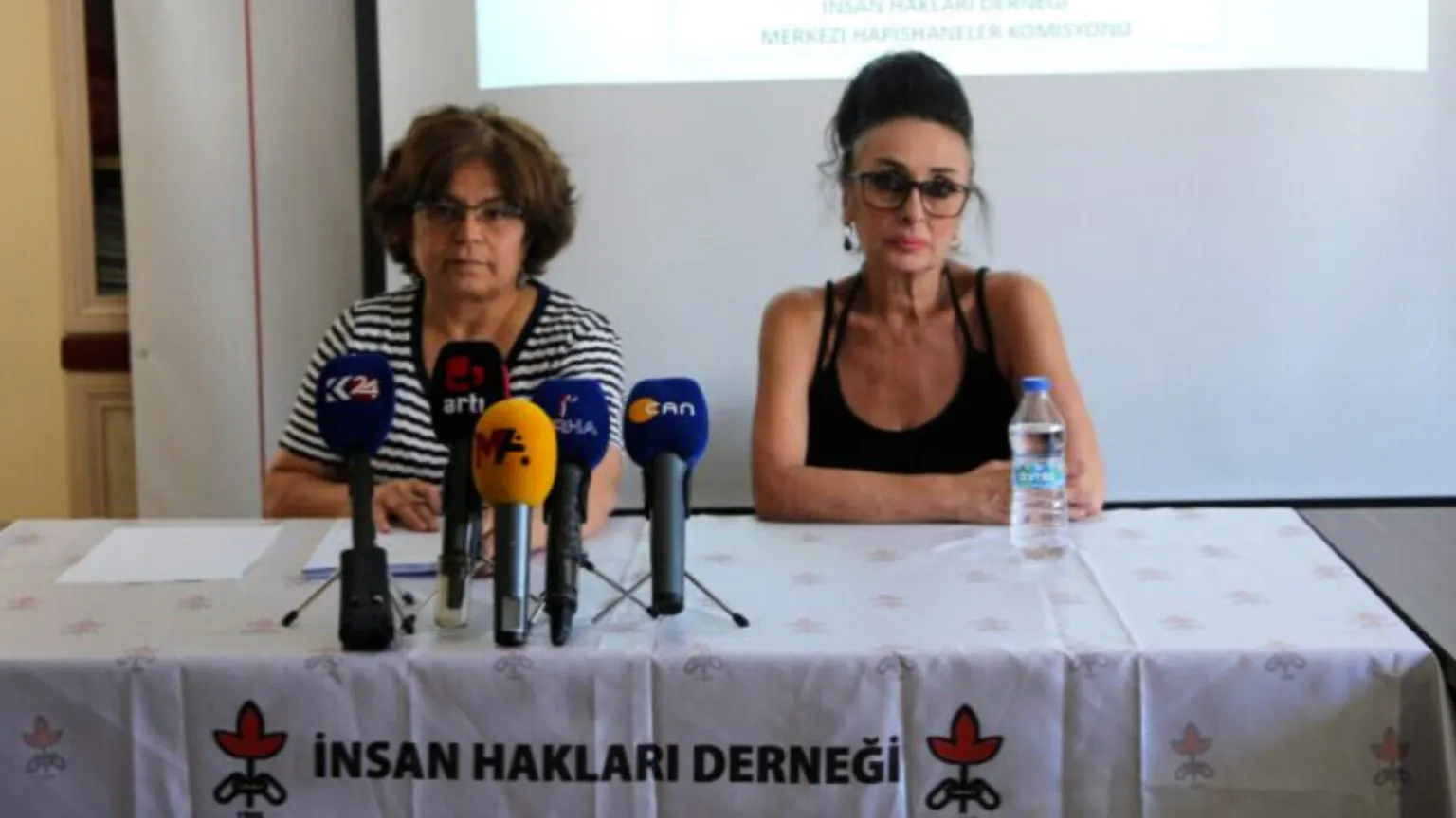 ​​​​​​​Sociedad de Derechos Humanos: no se ha recibido información sobre Abdullah Ocalan durante 29 meses