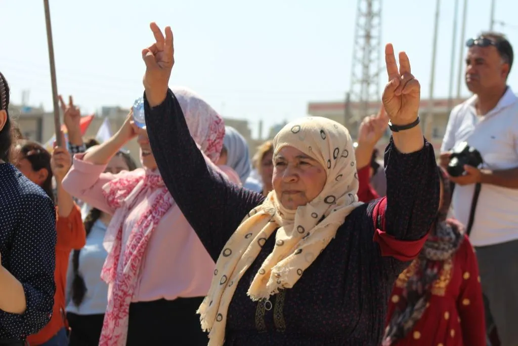 Manifestación para apoyar a las mujeres en Shingal y Afganistán