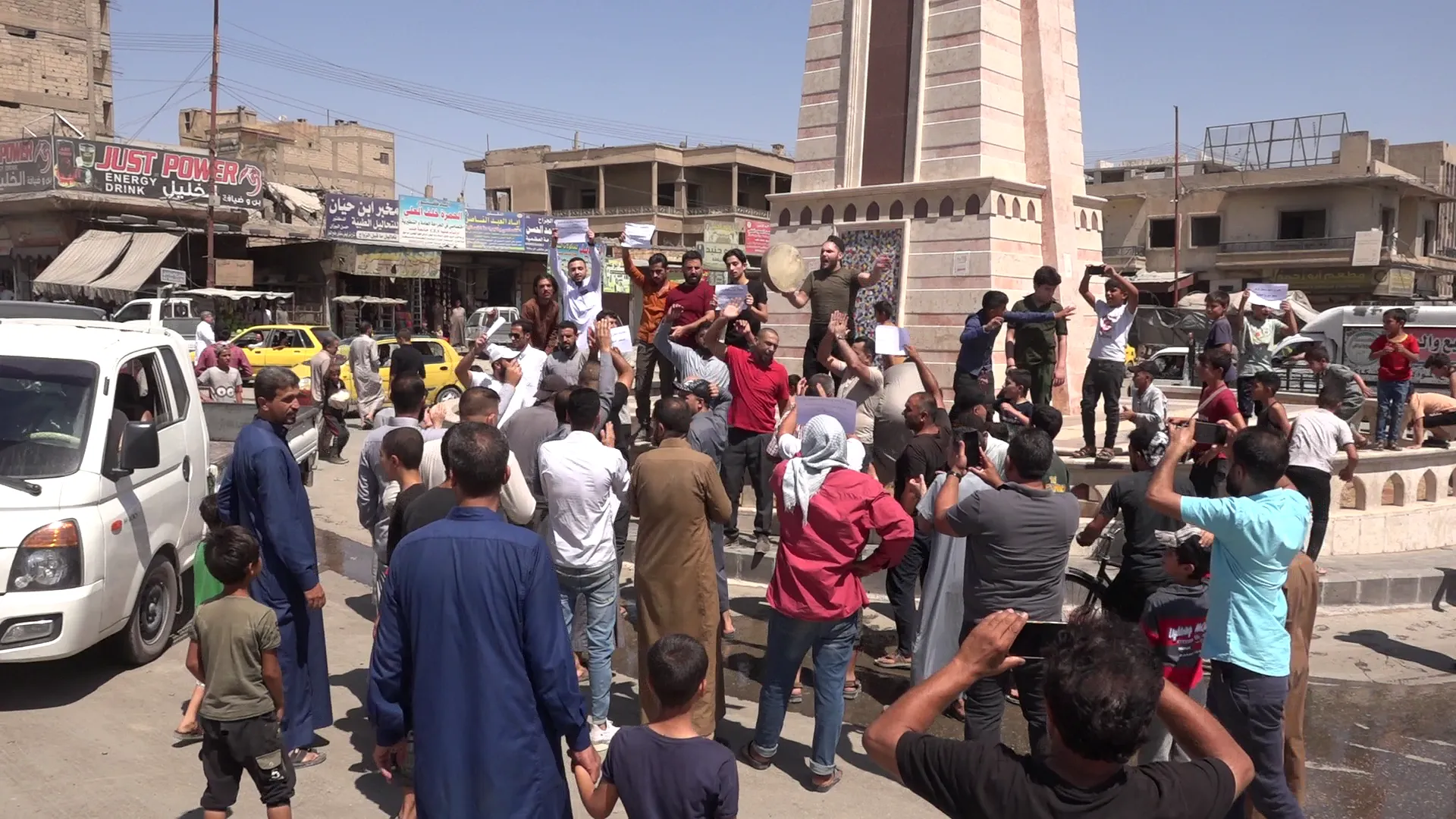 Los residentes de Raqqa y Tebqa expresan su solidaridad con el pueblo de Siwêda