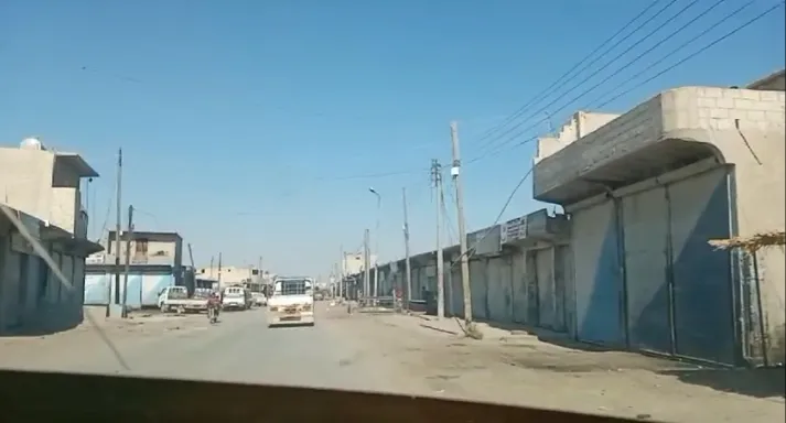 La gente protesta contra los crímenes de los ocupantes en Gire Spî