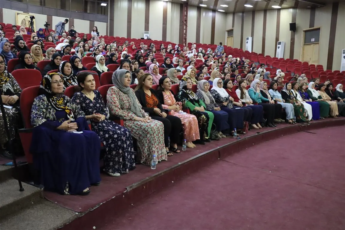 Finaliza la 2ª Conferencia de la Casa de la Mujer del Norte y Este de Siria