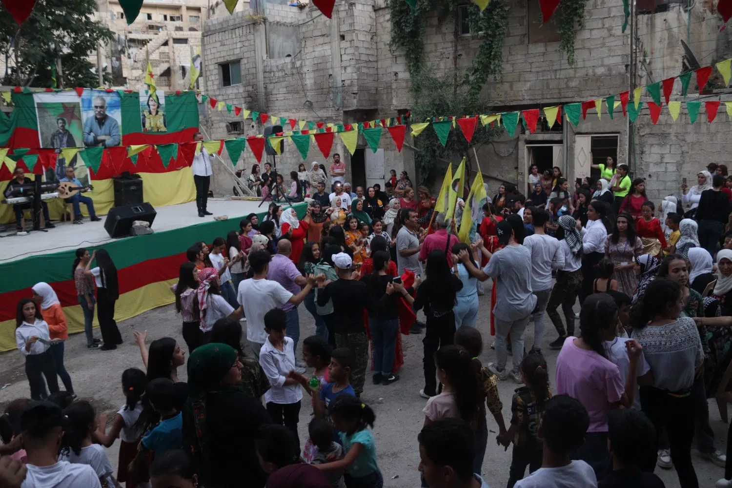 El pueblo de Damasco celebra el 39 aniversario del Levantamiento del 15 de agosto
