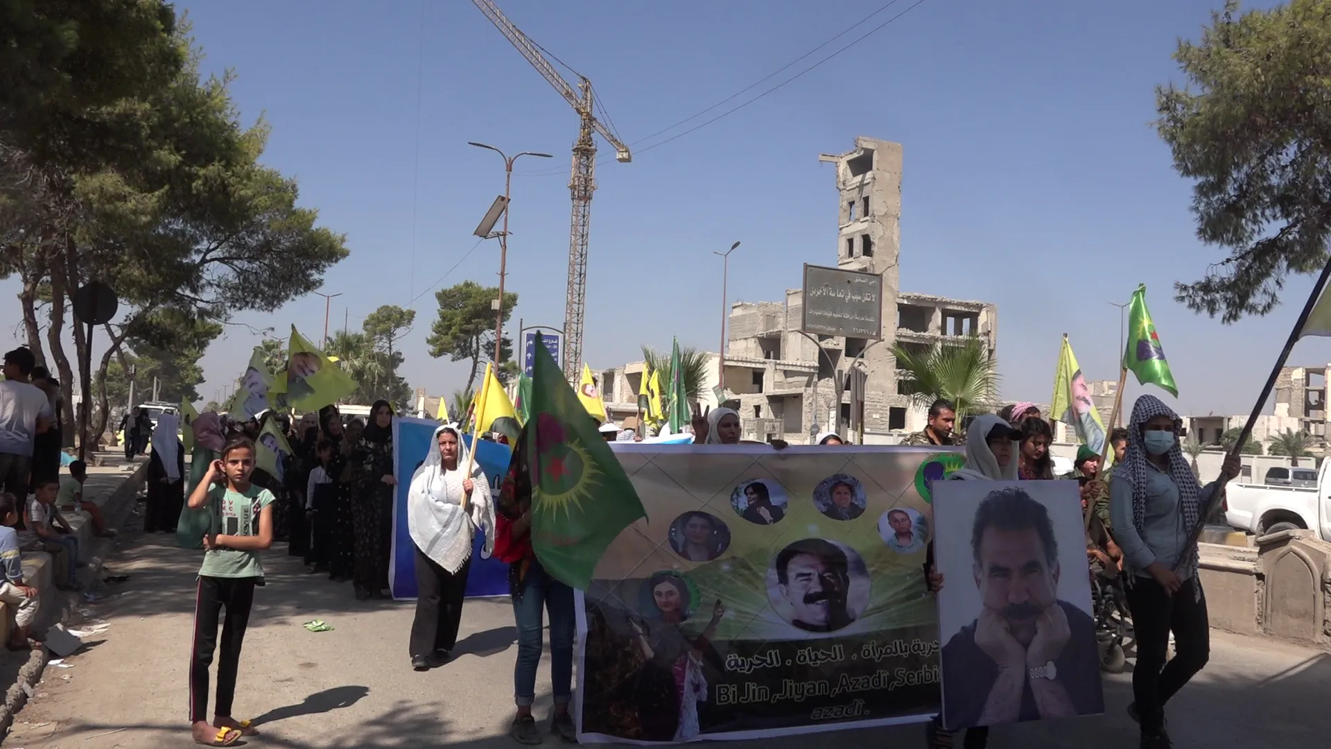 Mujeres protestan contra el aislamiento en Raqqa