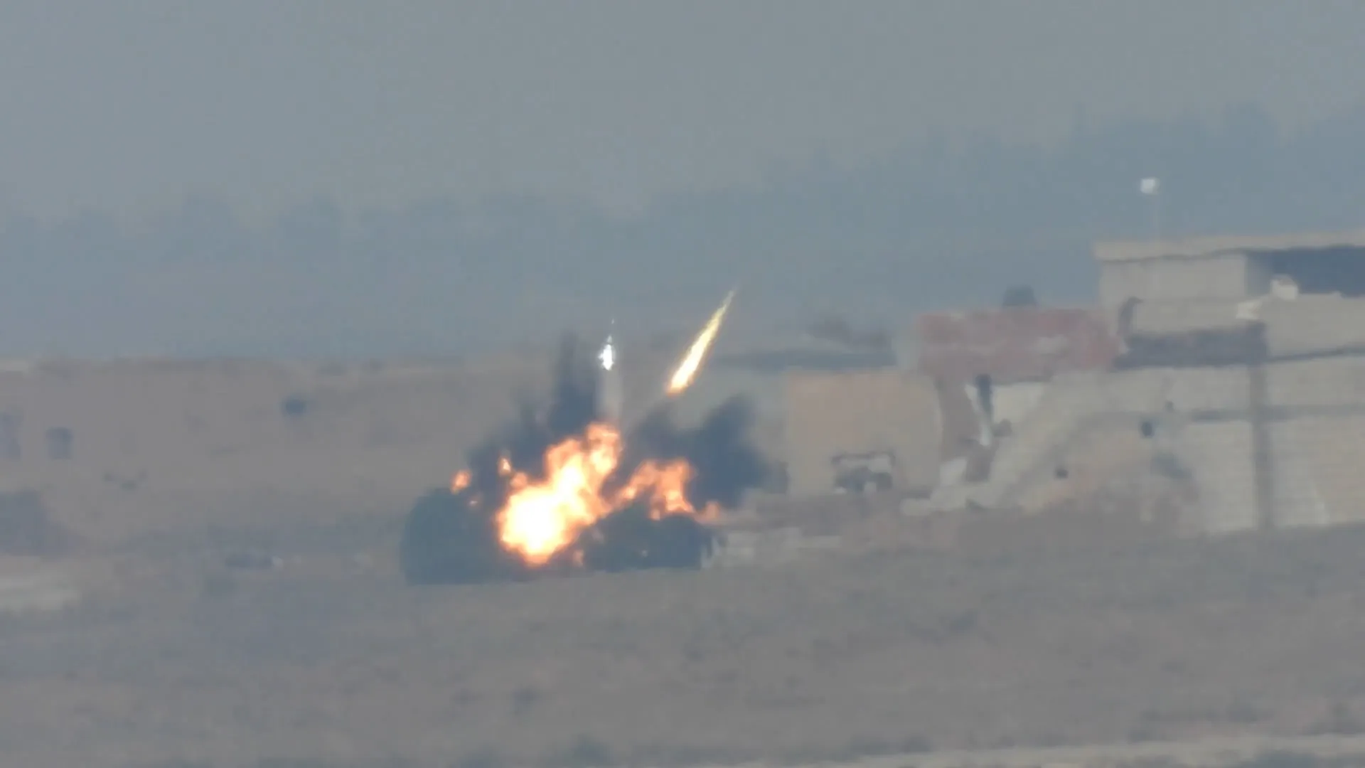 ​​​​​​​Atacan las aldeas del distrito de Tal Tamr con 300 proyectiles