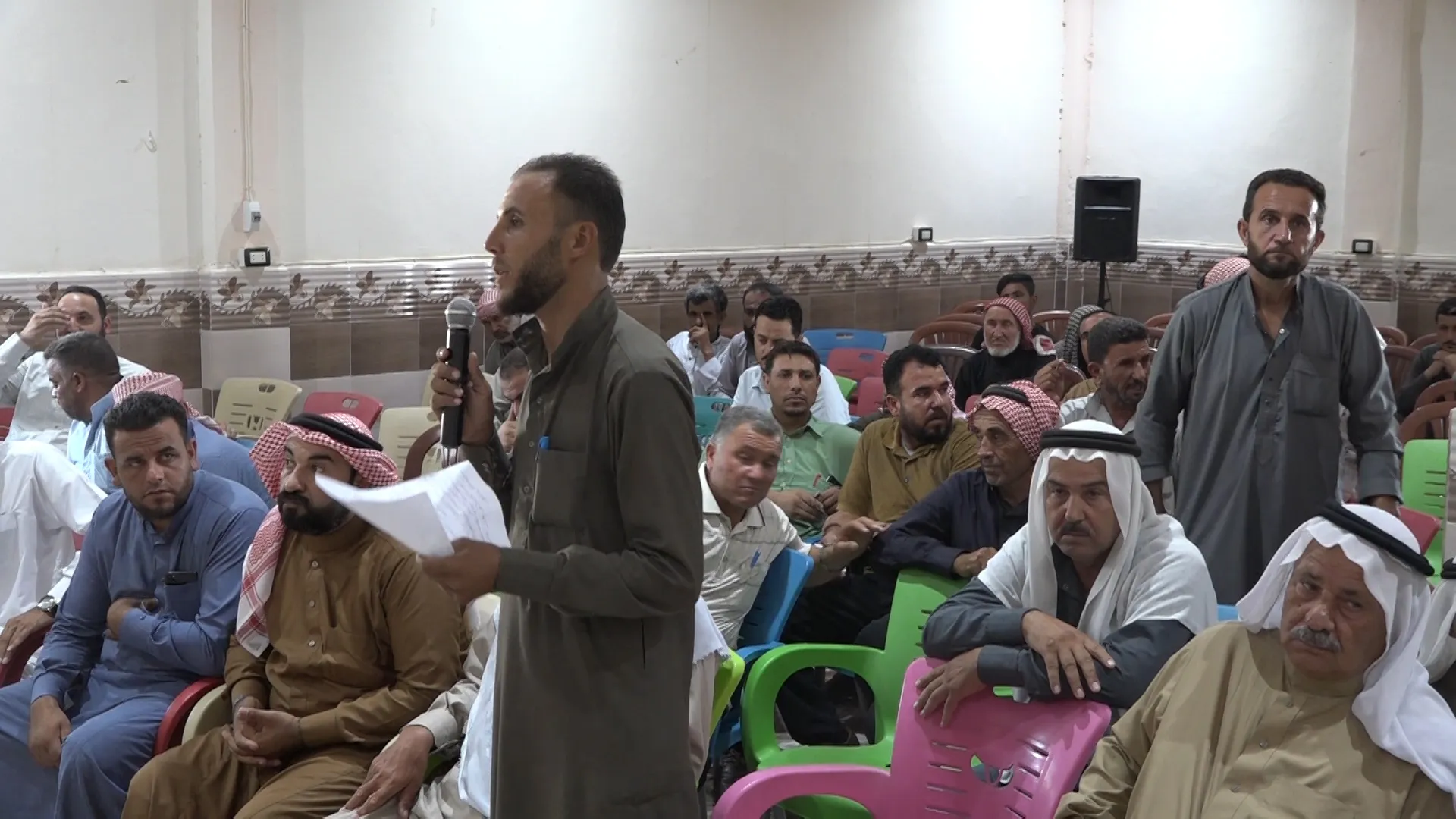 La Administración Autónoma y los residentes de Deir ez-Zor discuten la situación en la ciudad