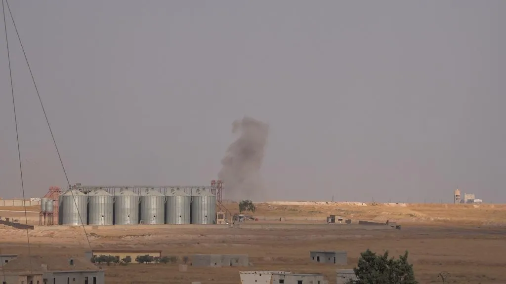 Los ocupantes turcos bombardean Ain Issa y el oeste de la región de Gire Spî