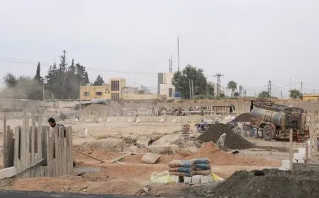 El Municipio Popular de Tabqa inicia el proyecto de construcción del mercado