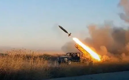 Las fuerzas de Damasco bombardean 12 pueblos y ciudades dentro de Idlib y Alepo