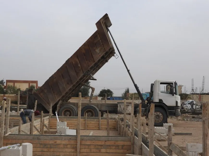 El Municipio Popular de Tabqa inicia el proyecto de construcción del mercado