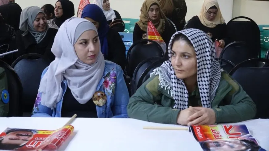 Empieza el foro de diálogo en Raqqa con la participación de 250 personalidades feministas