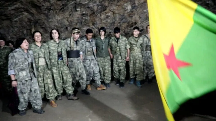 Las guerrilleros celebran el aniversario de la fundación del PKK