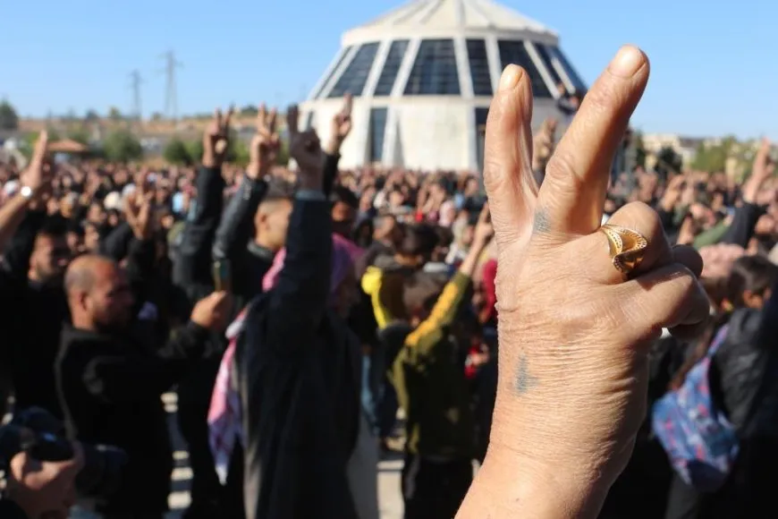 Dos luchadores por la libertad enterrados en Kobanê
