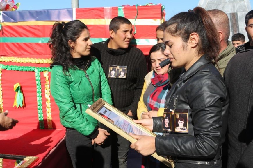 Dos luchadores por la libertad enterrados en Kobanê