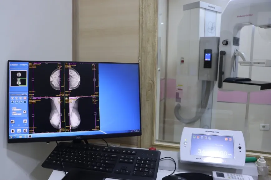 La Media Luna Roja Kurda abre un hospital oncológico en Qamishlo