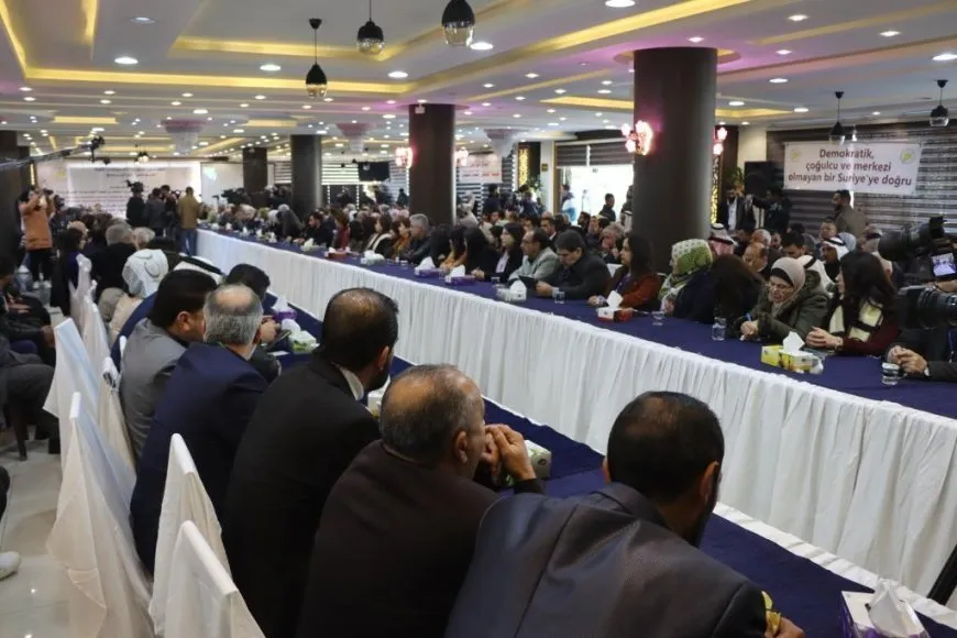 Comienza la cuarta conferencia de la SDC en Raqqa