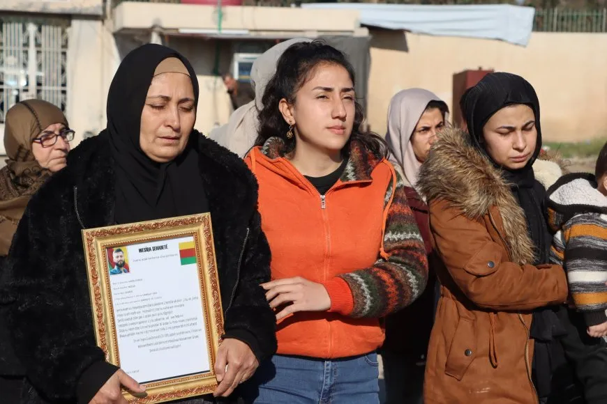 El pueblo de Qamishlo ofrece sus condolencias a las familias de los mártires por los ataques turcos