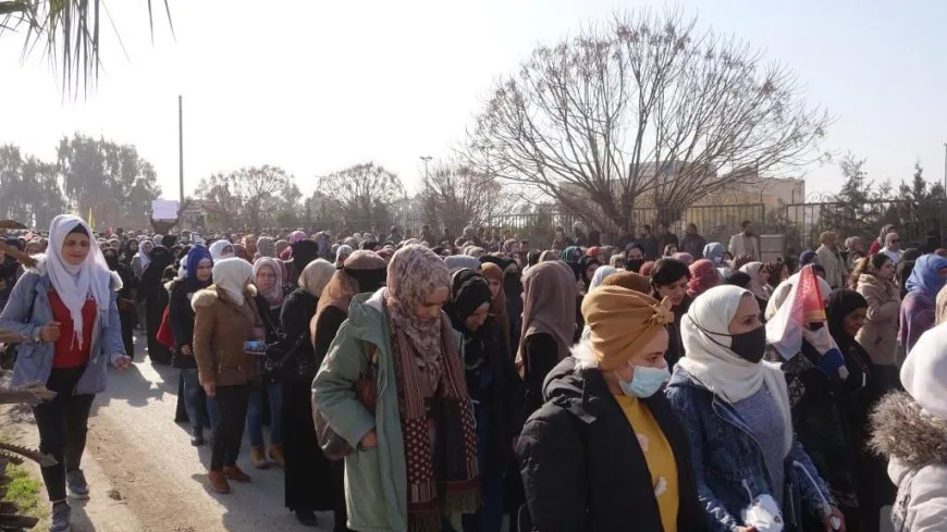 Los residentes de Raqqa protestan contra los ataques de la ocupación