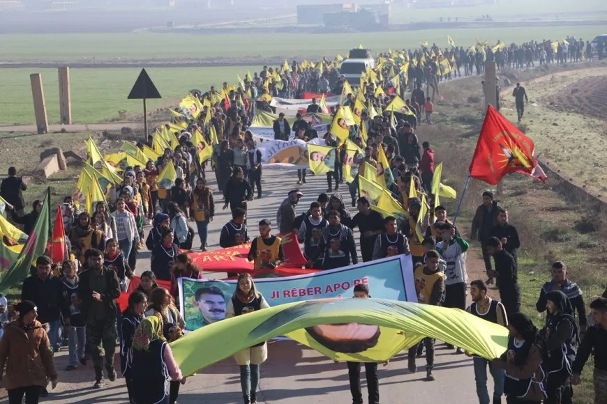 Los jóvenes de Afrin y Shahba condenan el aislamiento del líder