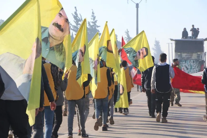 Los jóvenes de Afrin y Shahba condenan el aislamiento del líder